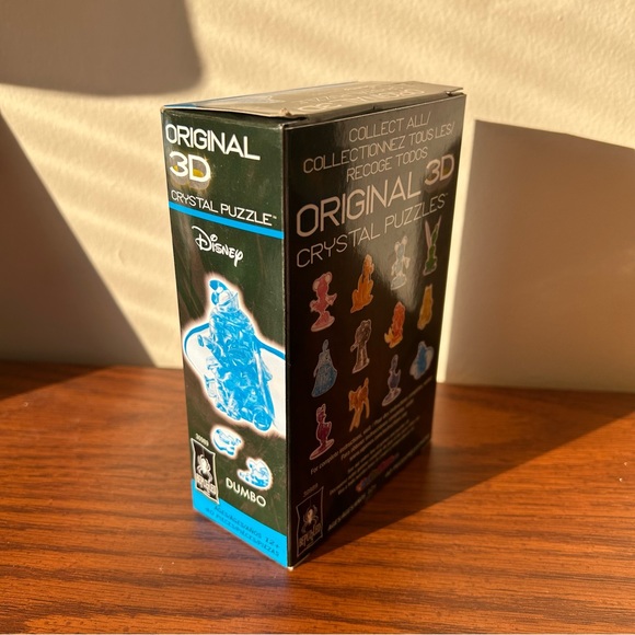 Original 3D Crystal Puzzle: Dumbo - Picture 2 of 3